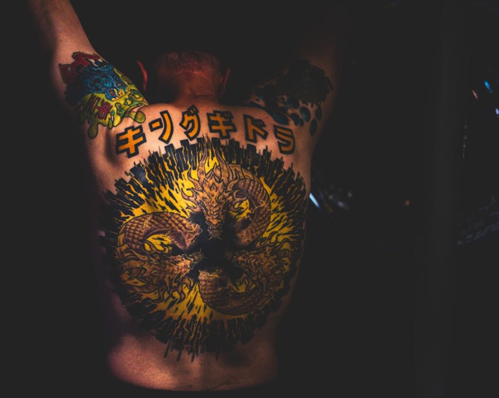 Kleine moeder-dochter tattoos als blijvende herinnering