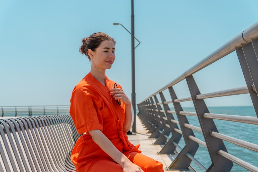 Broekpakken voor de moeder op de bruiloft: stijlvol en bijzonder